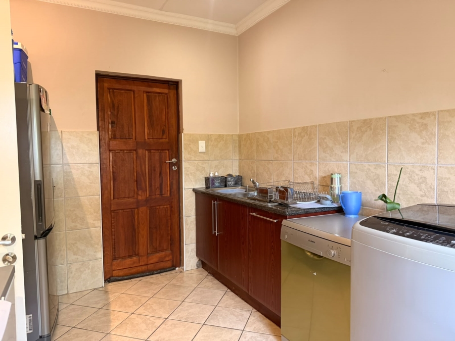 3 Bedroom Property for Sale in Safari Gardens North West